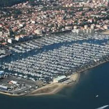 T3 Centre-ville Arcachon, Plage, Marche, Equipe, 3 Chambres, Aucun Fetes - Fr-1-374-90 * Arcachon
